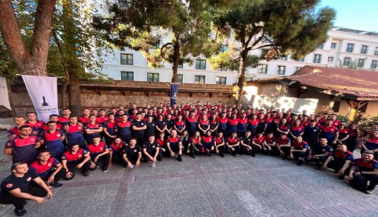 İzmir İtfaiyesi’nin çınarları genç meslektaşları ile buluştu