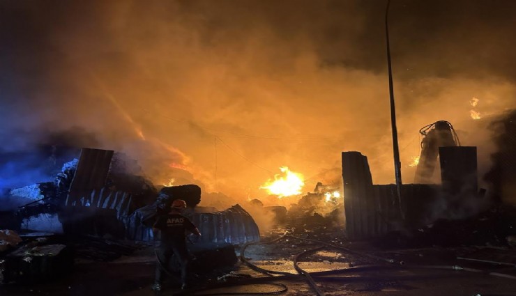 Uşak'ta tekstil fabrikasında yangın: 2 yaralı