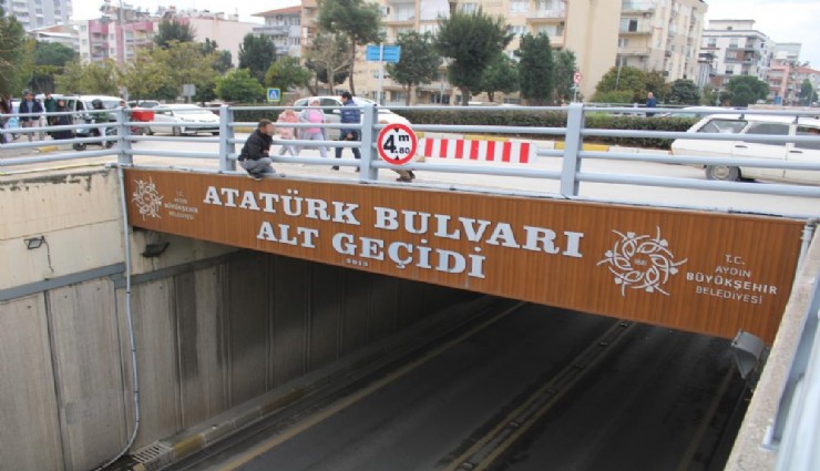 Aydın'da çocuklarını göremeyen babanın dramı: Alt geçide çıkıp intihar girişiminde bulundu