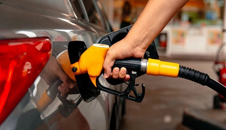 Benzin fiyatlarına zam geldi