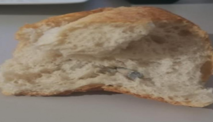 Bir lokma faciaya dönüşebilirdi: Ekmeğin içinden vida çıktı
