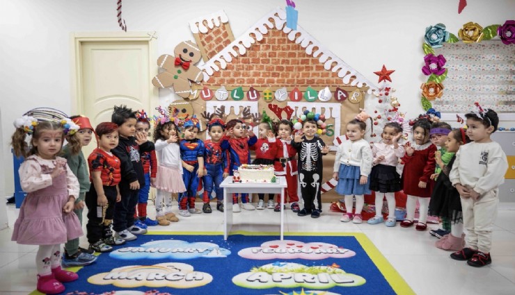 Bornovalı miniklerin Yeni Yıl coşkusu