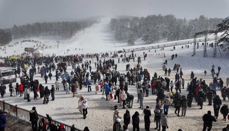 Ege’nin zirvesinde şölen: Gediz Murat Dağı’nda on binler buluştu