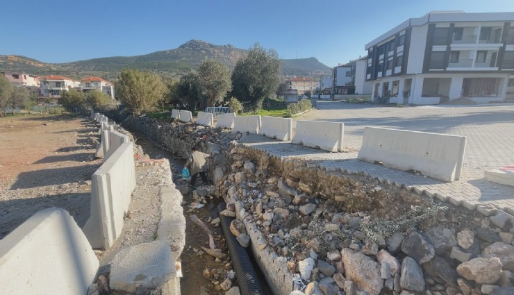 Foça'da mahalle bölen çalışma