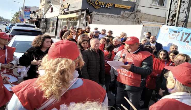 Güzelbahçe’de emeklilerden trampetli protesto: Sadaka değil, insanca yaşam istiyoruz