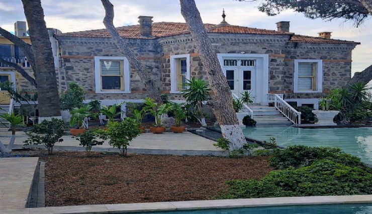 İzmir Bayraklı’daki Tarihi Saime Sultan Yalısı 600 milyon TL’ye satışa çıkarıldı