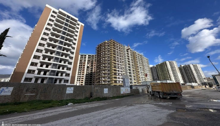 İzmir’de güvenli kent hedefiyle dönüşüm süreci sürüyor