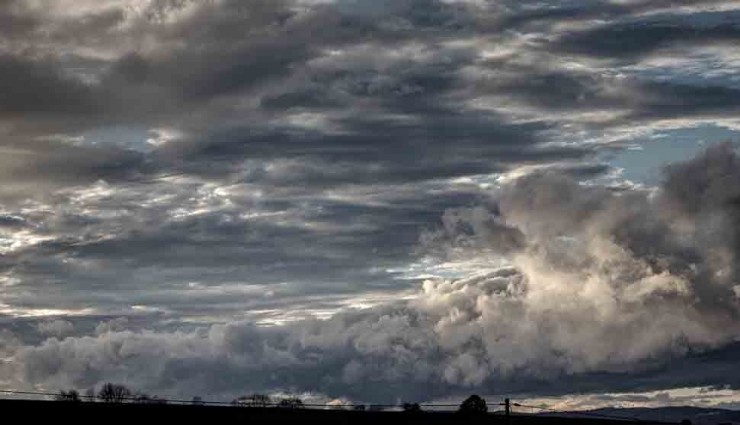 İzmir’de hafta boyunca parçalı bulutlu ve yağışlı hava etkili