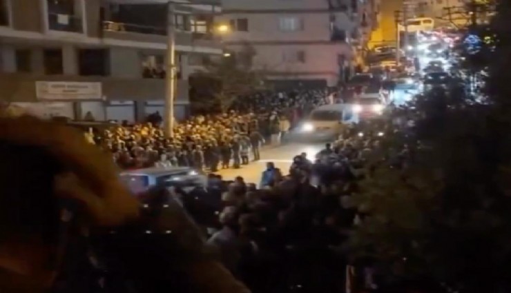 İzmir'de Menzil şeyhi izdihamı