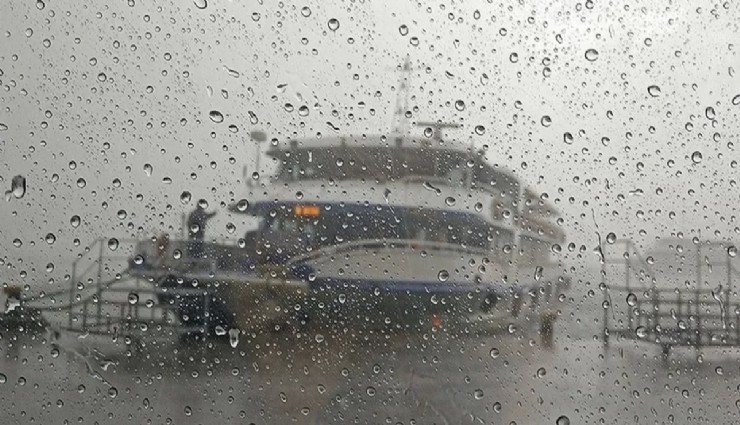 İzmir Körfezi’nde tüm vapur seferleri karşılıklı olarak iptal edildi