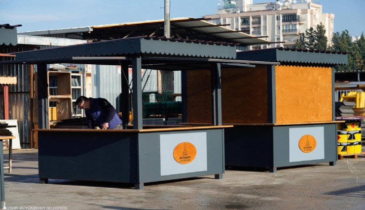 Karşıyaka sahiline yeni dokunuş: Mısır ve kestane satıcılarına modern stantlar