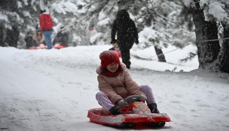Manisa'da kar bayramı