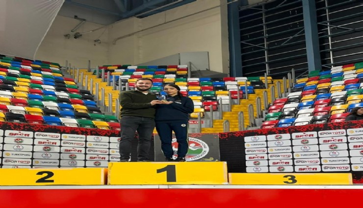 Sude Naz Bayar İstanbul’dan şampiyonlukla döndü