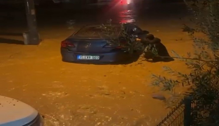 Yağmur ve fırtına İzmir'i felç etti