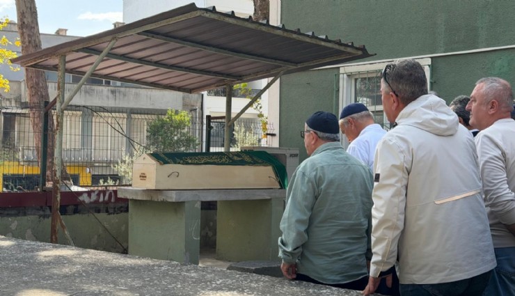 Akhisar'daki feci kazada hayatını kaybeden 11 kişi son yolculuğuna uğurlandı