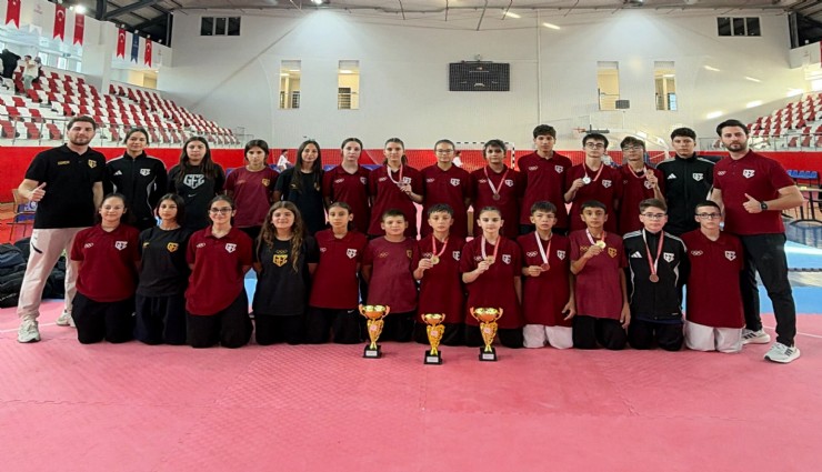 Aydınlı sporculardan Kütahya'da 8 madalyalı başarı