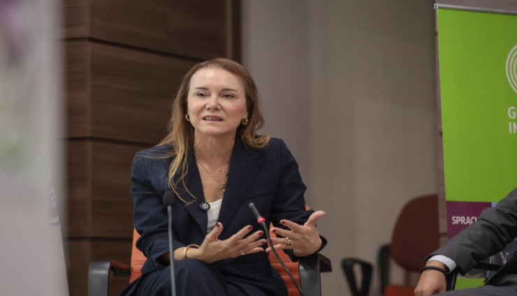 Başkan Mutlu, Konak’ın dirençli kent vizyonunu uluslararası konferansta anlattı