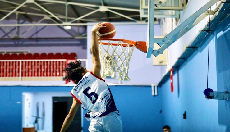 Bergama’da gençlere basketbol şöleni