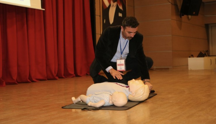 Çiğli'de ilk yardım semineri: Hayat kurtaran müdahaleler anlatıldı
