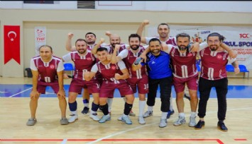 İKÇÜ personel futsal takımı İzmir şampiyonu