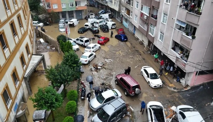 İstanbul'da sel felaketi: Can kaybı 4'e yükseldi
