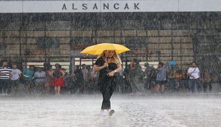 İzmir'de sağanak alarmı: Sıcaklık 8 derece düşecek