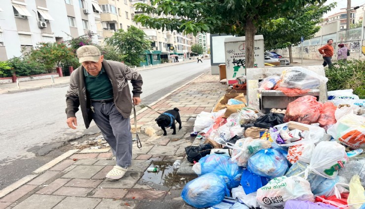 Karşıyaka'da çöp krizi büyüyor: Sokaklar çöplüğe döndü