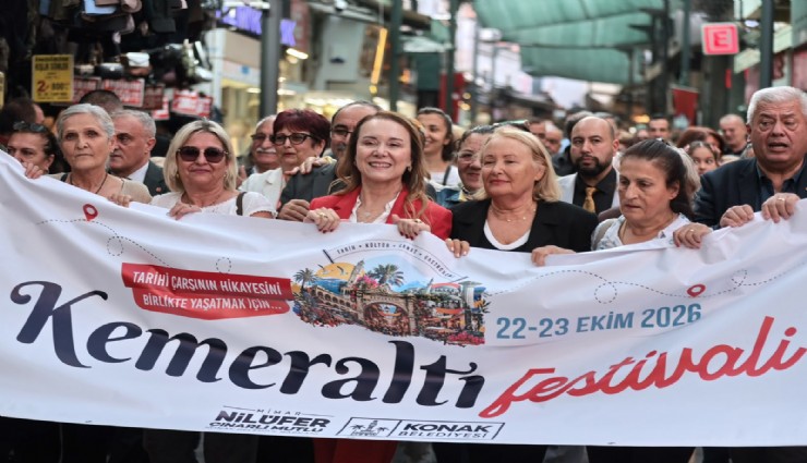 Kemeraltı'nda festival coşkusu: sokaklar müzik ve lezzetle doldu