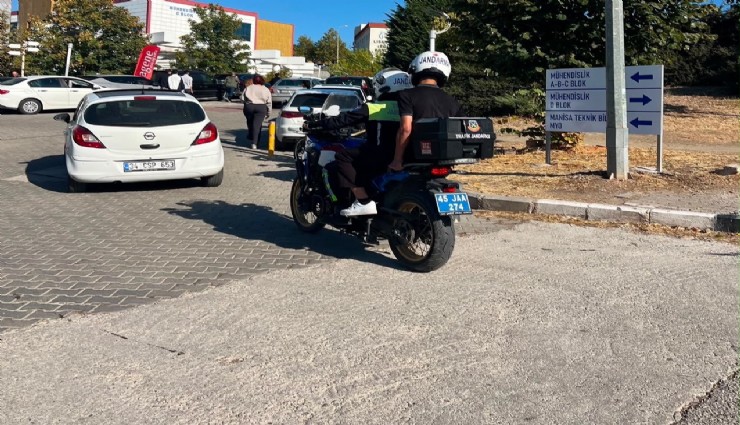Kimliğini yurtta unuttu, jandarma sınava yetiştirdi
