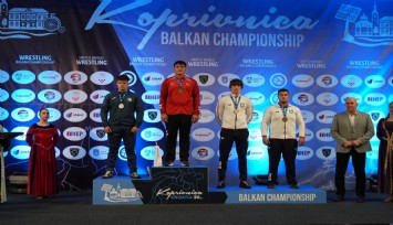 Manisa'nın milli güreşçisi İbrahim Mert Eren Balkan şampiyonu oldu