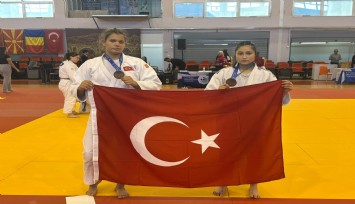 Salihli'ye Balkan gururu: Göksu ve Hira'dan bronz madalya