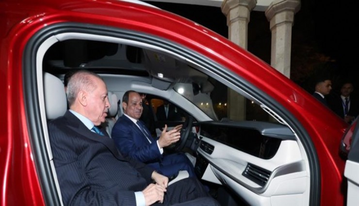 Erdoğan'dan Mısır Cumhurbaşkanı es-Sisi'ye Togg hediyesi