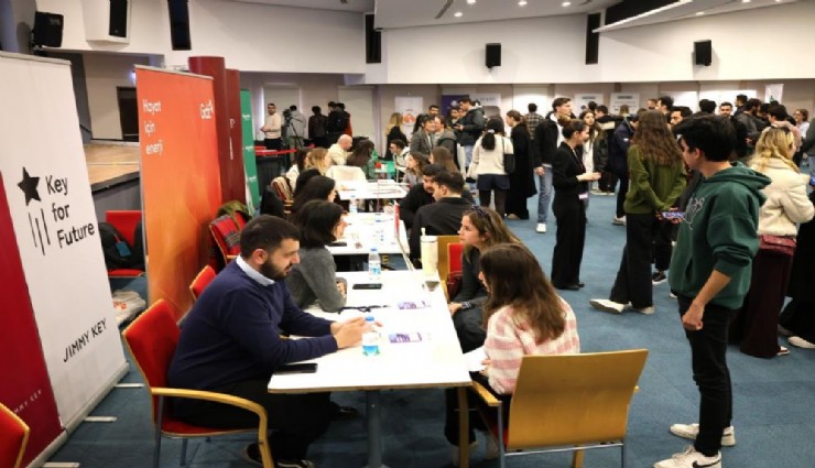 İEÜ Kariyer Fuarı ile mezunlar ve öğrenciler iş dünyasına direkt atılıyor