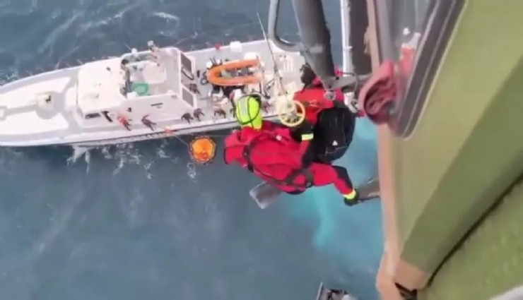 İzmir açıklarında 2 kazazede sağ kurtarıldı