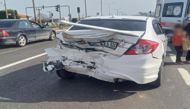 Manisa’da iki araç çarpıştı: 5 yaralı