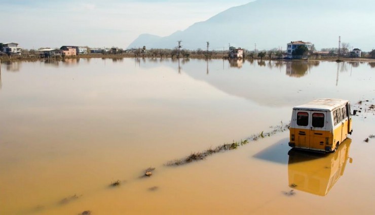 Manisa’da sel bilançosu ağır: 20 bin dekar tarım arazisi sular altında