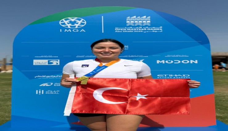 Milli yüzücü Bengisu Avcı, Abu Dhabi'de dünya şampiyonu oldu