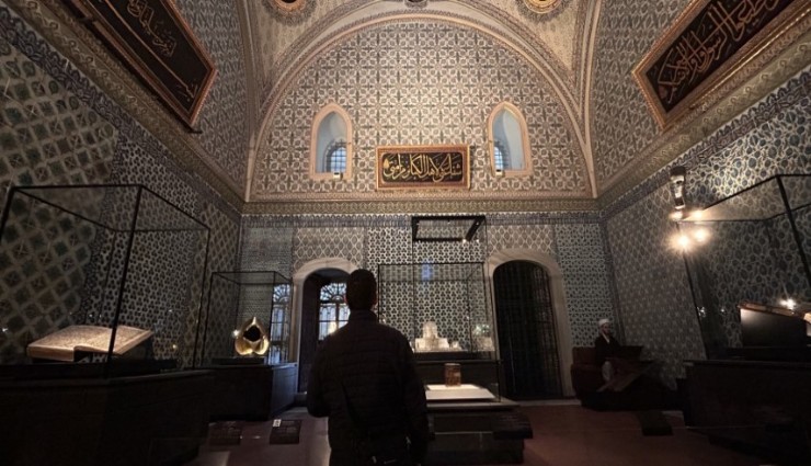 Osmanlı'nın en büyük mushafı Ramazan ayına özel ilk kez Topkapı Sarayı'nda sergide