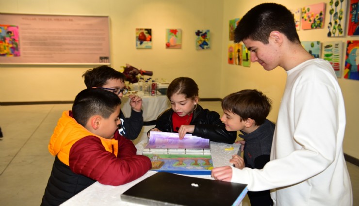 Genç sanatçı Emir Pakdemirli'den Urla'da ilk kişisel sergi: Yollar, yüzler, hikayeler