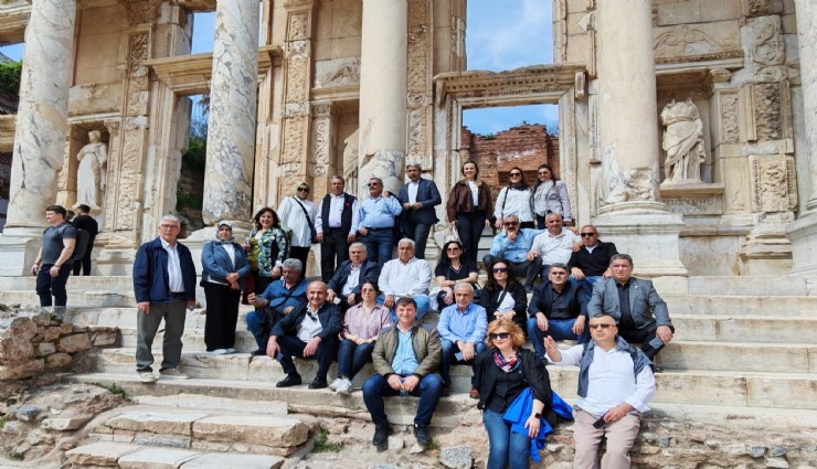 Bornova Muhtarlar Akademisi tamamlandı: Finali Selçuk’ta kültür ve dayanışma gezisiyle yaptılar