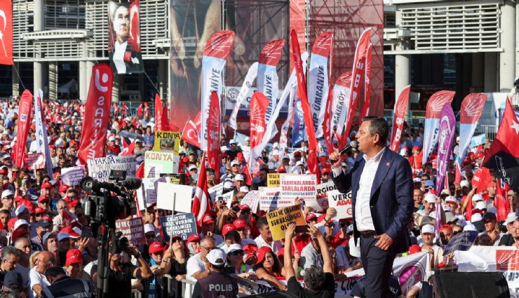 CHP hükümet programını anlatmak için sokağa iniyor