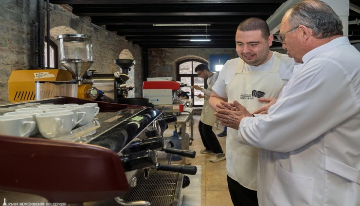 İzmir’de otizmli gençlere barista eğitimi