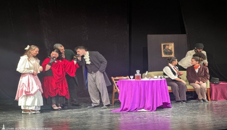 İzmir’de üniversite tiyatro festivali: Gençler aynı sahnede buluştu