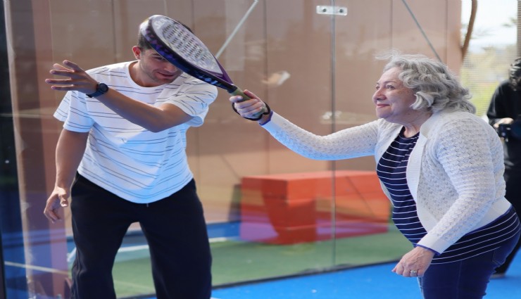 Orange Padel'den huzurevi sakinlerine anlamlı etkinlik