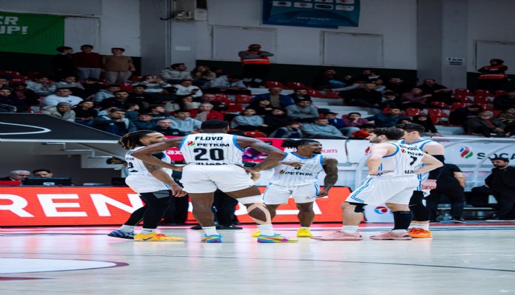 Aliağa Petkimspor ligde kaldı