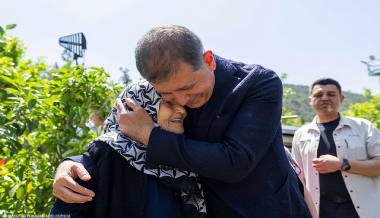 Başkan Tugay'dan Anneler Günü'nde duygulandıran sürpriz