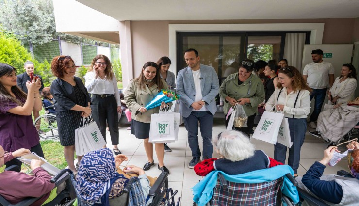 Bornova'da Anneler Günü'ne sevgi,dayanışma ve duygu dolu kutlama