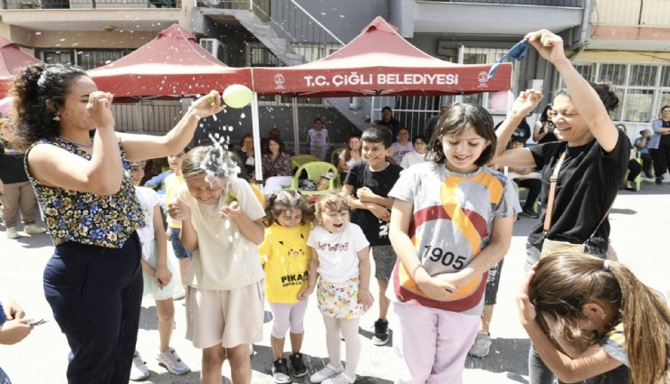 Çiğli’de çocuklar yılsonu şenliğinde doyasıya eğlendi