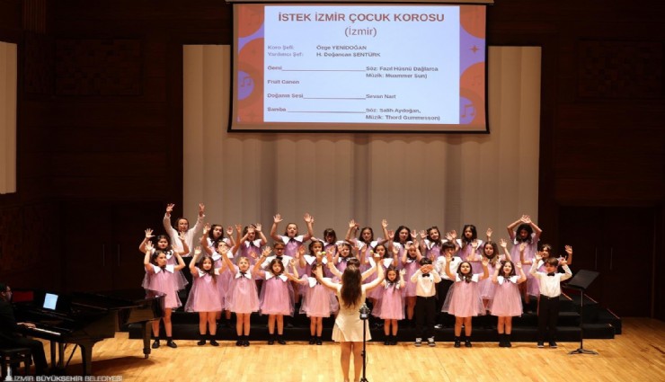 İzmir Uluslararası Çoksesli Korolar Festivali yoğun ilgiyle başladı