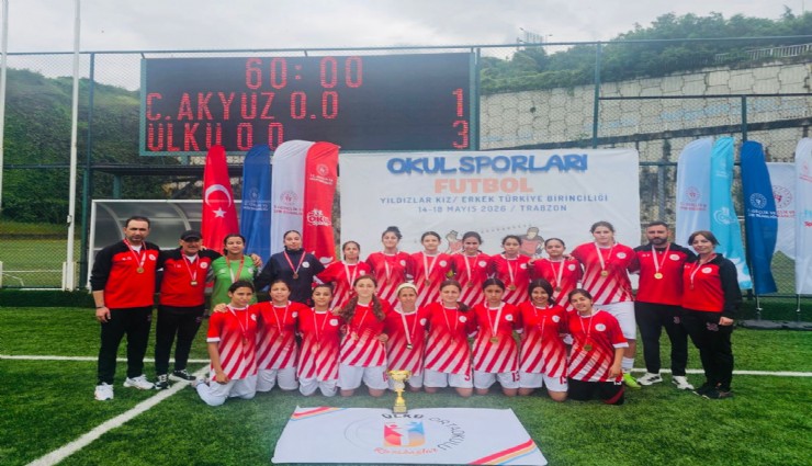 Türkiye'nin en iyi kız Futbol Takımı İzmir'den çıktı